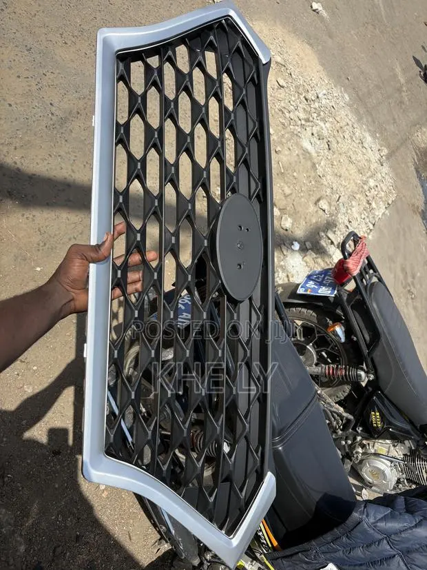 Tucson 2019-2020 Top Grille · Photo 1
