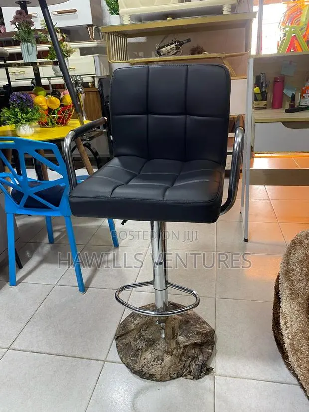 High Bar Chair. · Photo 1