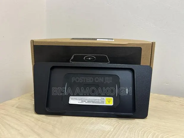 Wireless Phone Charger for Toyota Hilux