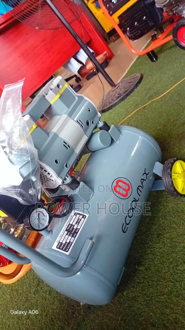 ECOOLMAX Oil-Free Air Compressor Powerful Motor, Low Noise, Heavy-Duty · Photo 1