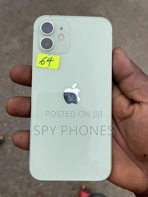 Apple iPhone 12 64 GB Green · Photo 1