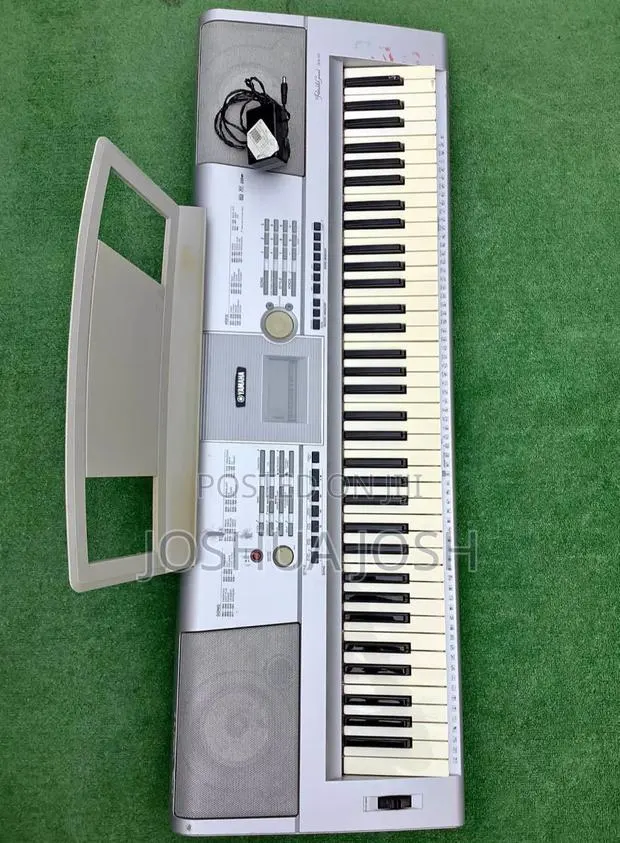 Yamaha Piano DGX 205