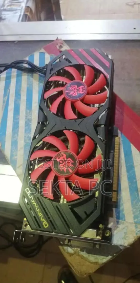Gainward GeForce GTX 970 Phantom (4GB GDDR5) · Photo 1