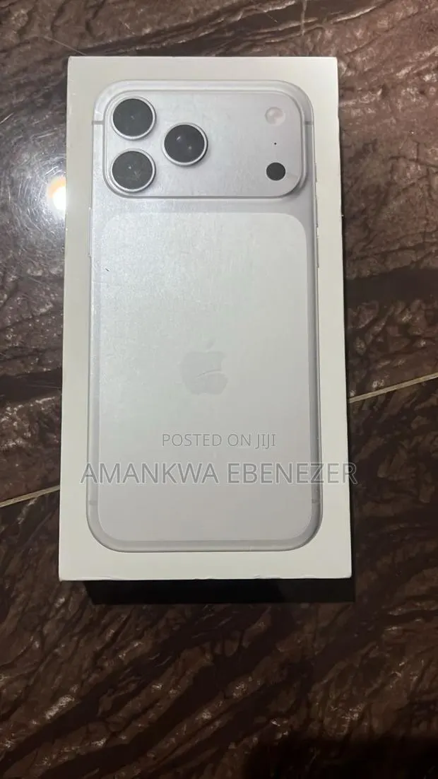 New Apple iPhone 17 Pro Max 256 GB Silver · Photo 1