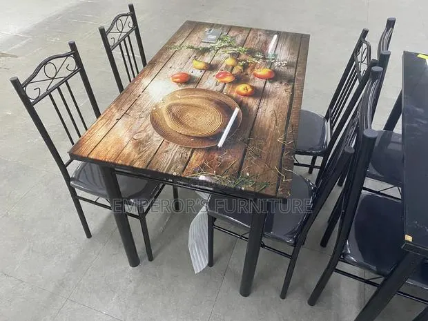 Quality Four Seater Dining Set · Photo 1