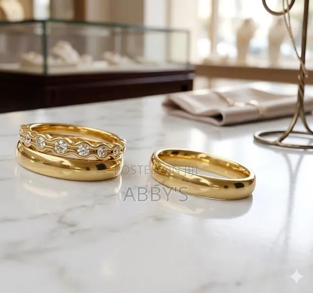 Stunning 3pcs Couple Wedding Ring · Photo 1