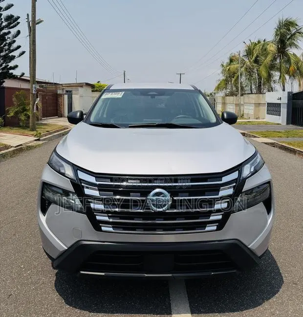 Nissan Rogue SV 2024 Silver · Photo 1