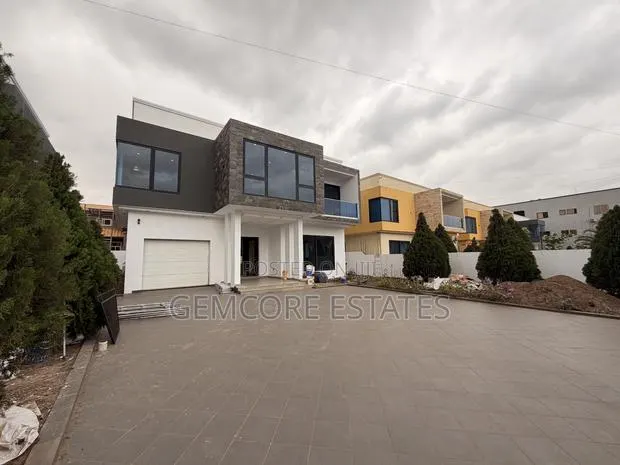 5bdrm House in Ars, East Legon for rent · Photo 1