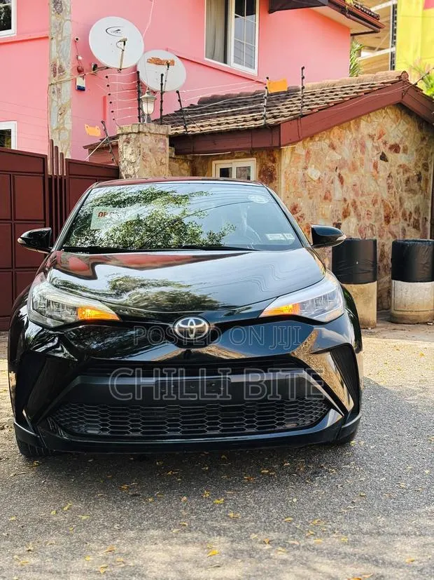 Toyota C-HR XLE 2021 Black · Photo 1