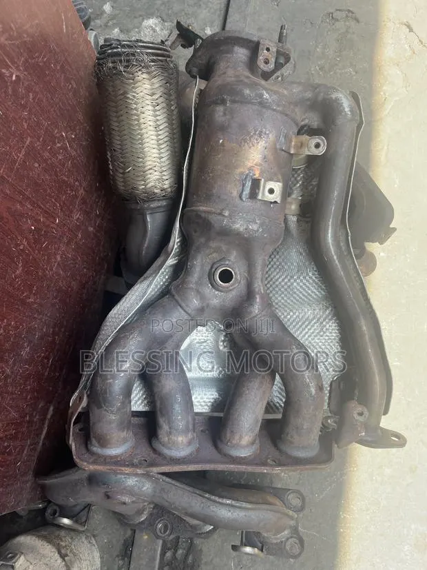 Toyota RAV4 Catalytic Converter 2018-2024 · Photo 1