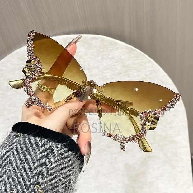 Fashion Black Sunglasses for Women · Photo 3