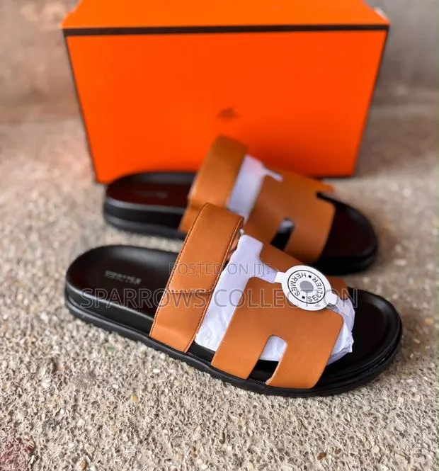 Hermès Chypre Slide Leather Sandals Brown · Photo 1
