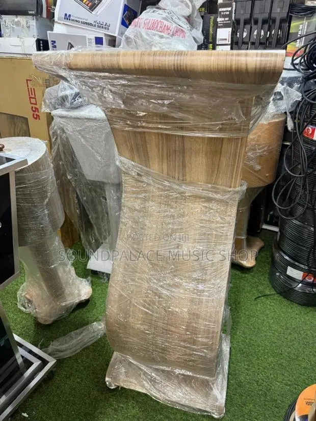 Floor-Standing Wooden Pulpit · Photo 1