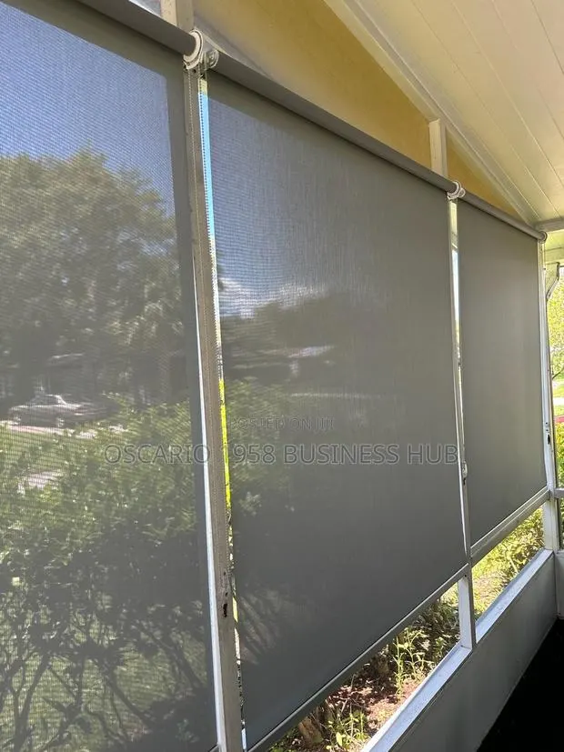 Found Roller Window Blinds · Photo 1