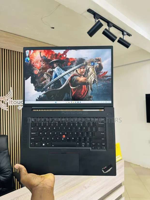 Laptop Lenovo ThinkPad P1 Gen4 16GB Intel Core i7 SSD 512GB · Photo 1