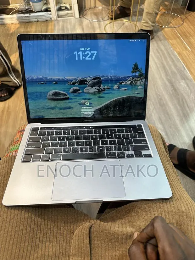 Laptop Apple MacBook Pro 2020 16GB Intel Core i7 SSD 512GB · Photo 1