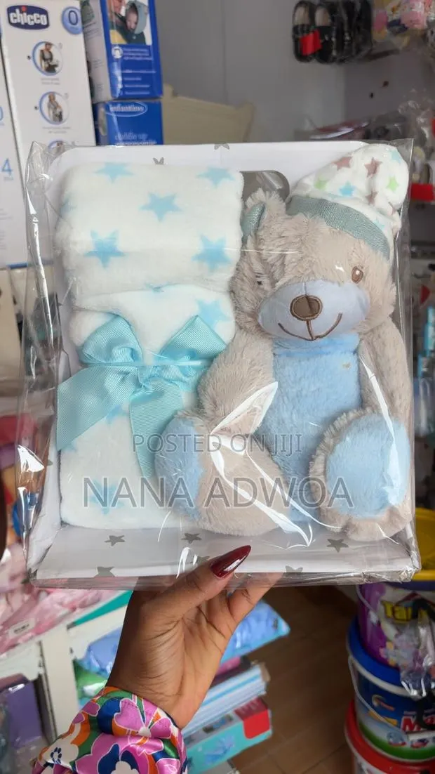 Baby Blanket With Teddy Bear · Photo 1