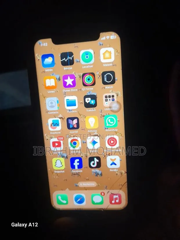 Apple iPhone 11 64 GB White · Photo 1