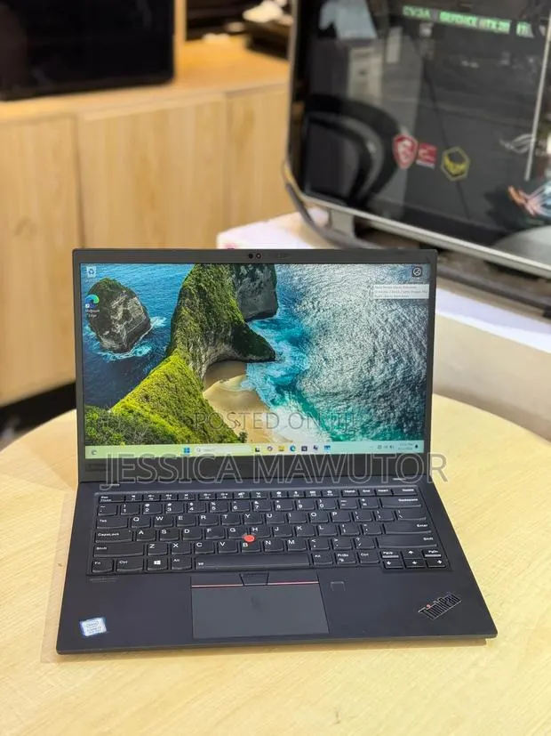 Laptop Lenovo ThinkPad X1 Carbon 16GB Intel Core I7 SSD 256GB · Photo 1
