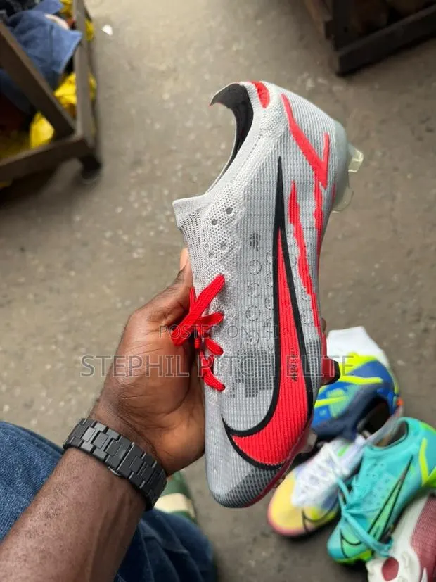 Nike Mercurial Vapor 13 · Photo 1