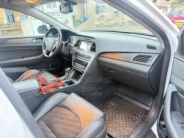 Hyundai Sonata SE 4dr Sedan (2.4L 4cyl 6A) 2015 White · Photo 1