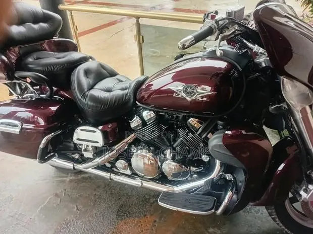 Yamaha Royal Star 2006 Red · Photo 1