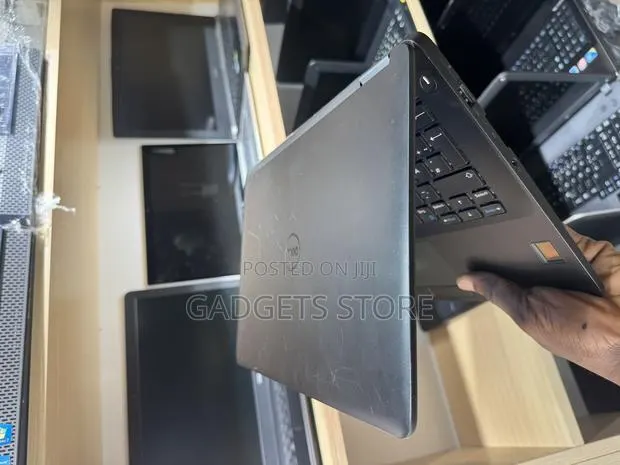 Laptop Dell Latitude 12 E7270 8GB Intel Core i5 SSD 128GB · Photo 1
