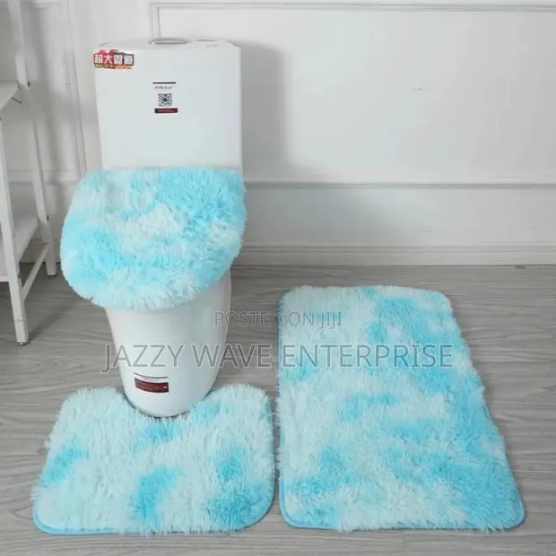 3 in 1 Fluffy Bathroom Mat · Photo 1