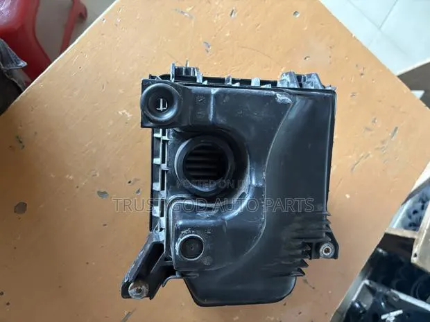 Accord Air Cleaner. Box 2018-2022 · Photo 1
