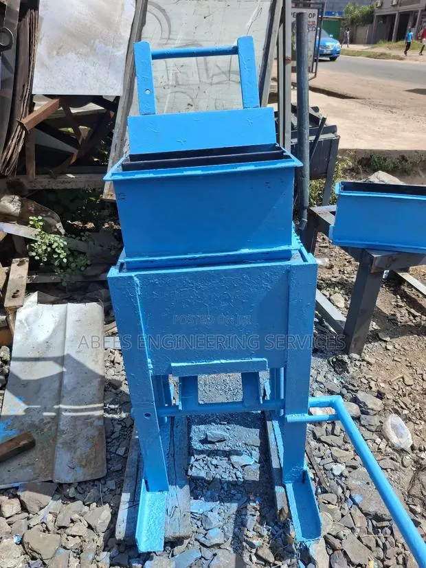 Local Manual Block Machine · Photo 1