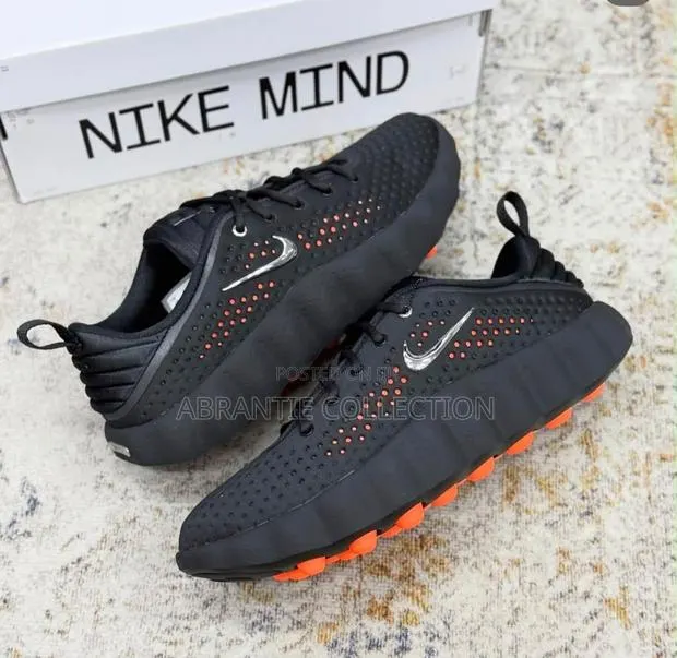 Nike Mind 002 Black Chrome · Photo 1