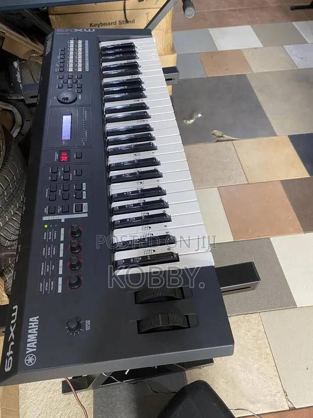 Yamaha Mx61 Keyboard · Photo 1