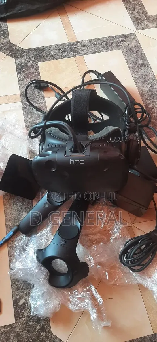 HTC Vive Virtual Reality System · Photo 1