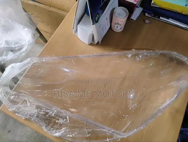 Toyota Vitz 2014/2015/2016 Headlight Cover · Photo 2