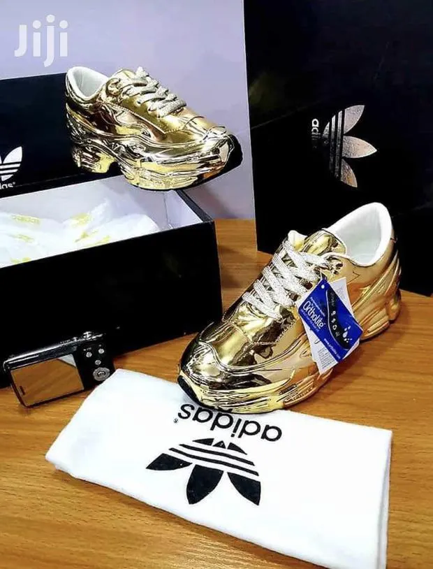 Palanquin Sneakers · Photo 1