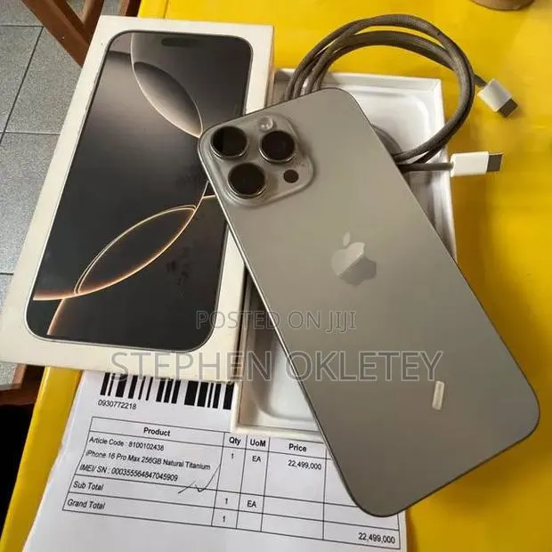 Apple iPhone 16 Pro Max 256 GB Silver · Photo 1