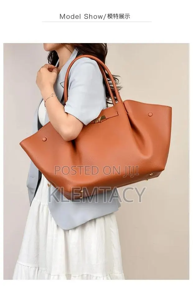 British New Suede Versatile Large Capacity Ladies Handbag · Photo 1