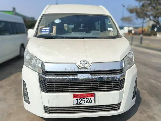 Toyota HiAce 2022 White · Photo 1