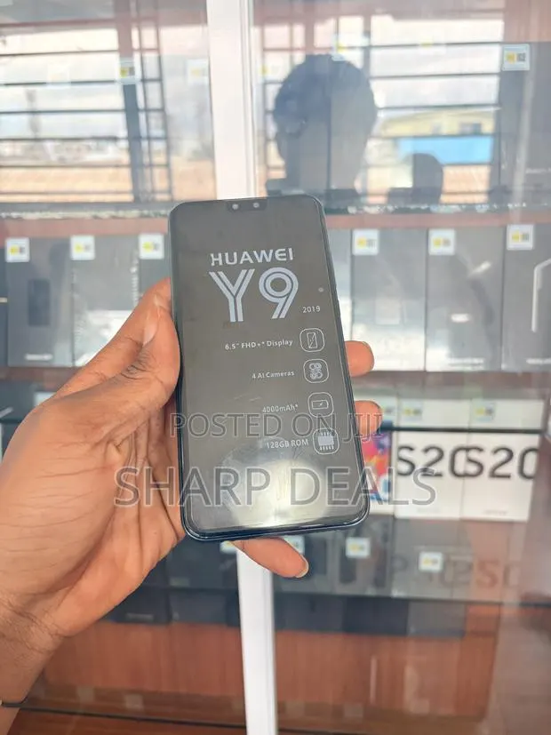 Huawei Y9 2019 128 GB Green · Photo 1