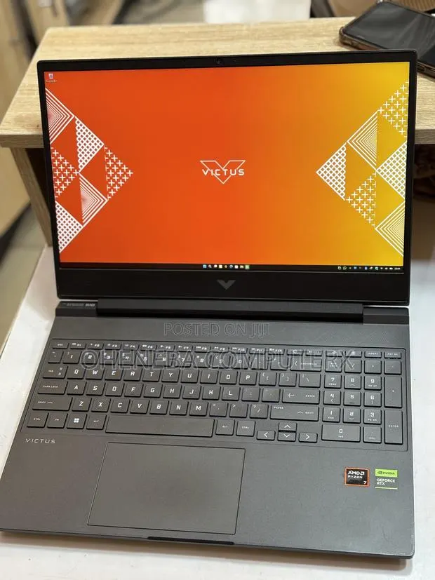 Laptop HP Victus 15 16GB AMD Ryzen 7 SSD 1T · Photo 1