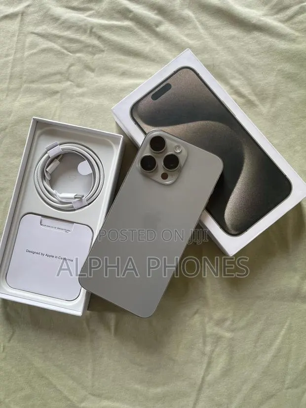 Apple iPhone 15 Pro Max 512 GB Silver · Photo 1