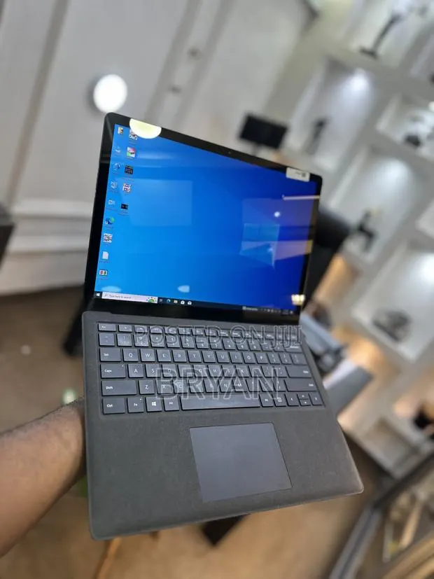 Laptop Microsoft Surface 2 16GB Intel Core i7 SSD 256GB · Photo 1