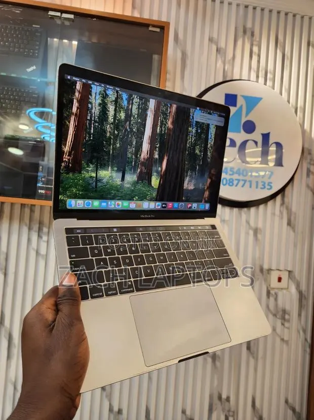 Laptop Apple MacBook Pro 2019 8GB Intel Core i5 SSD 256GB · Photo 1