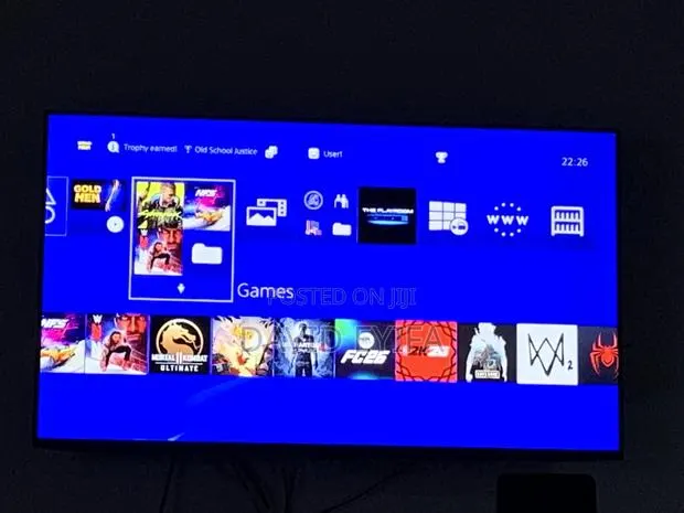 Sony Playstation 4 Pro · Photo 1