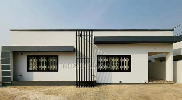 3bdrm House in 3Bedrooms House, Sakumono for sale · Photo 1