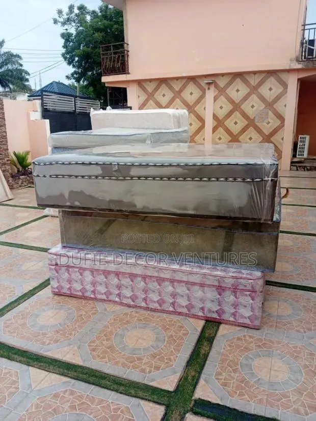 Inbuilt Bed · Photo 1