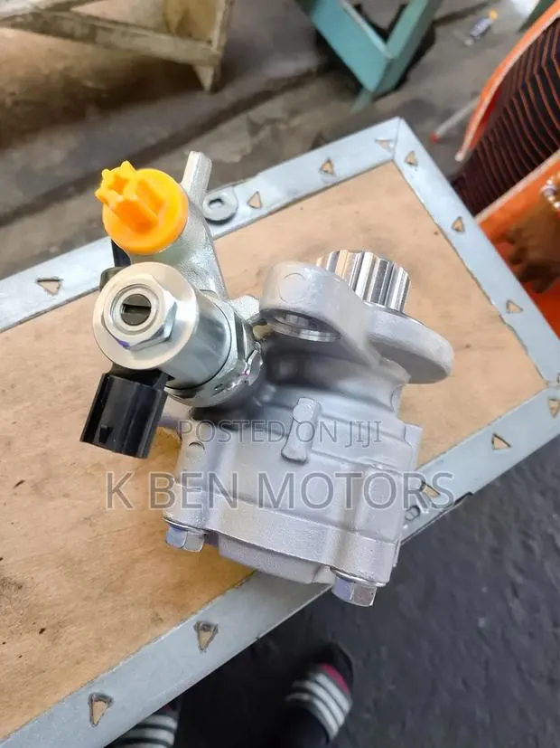 Toyota Land Cruiser Prado or Hilux Break Pump 1kd D4d · Photo 1