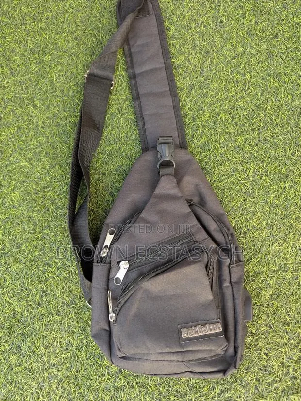 Uk Used Chest Bag · Photo 1