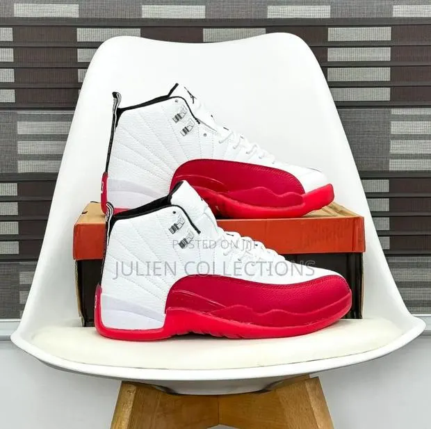 Jordan Retro 12 Jump Man Red and White · Photo 1