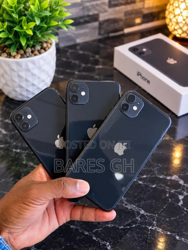 Apple iPhone 11 128 GB Black · Photo 1